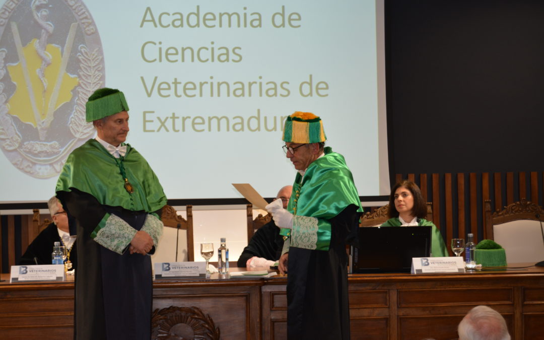 Reconocimiento Absoluto en la Sesión Solemne de la Academia de Ciencias Veterinarias de Extremadura